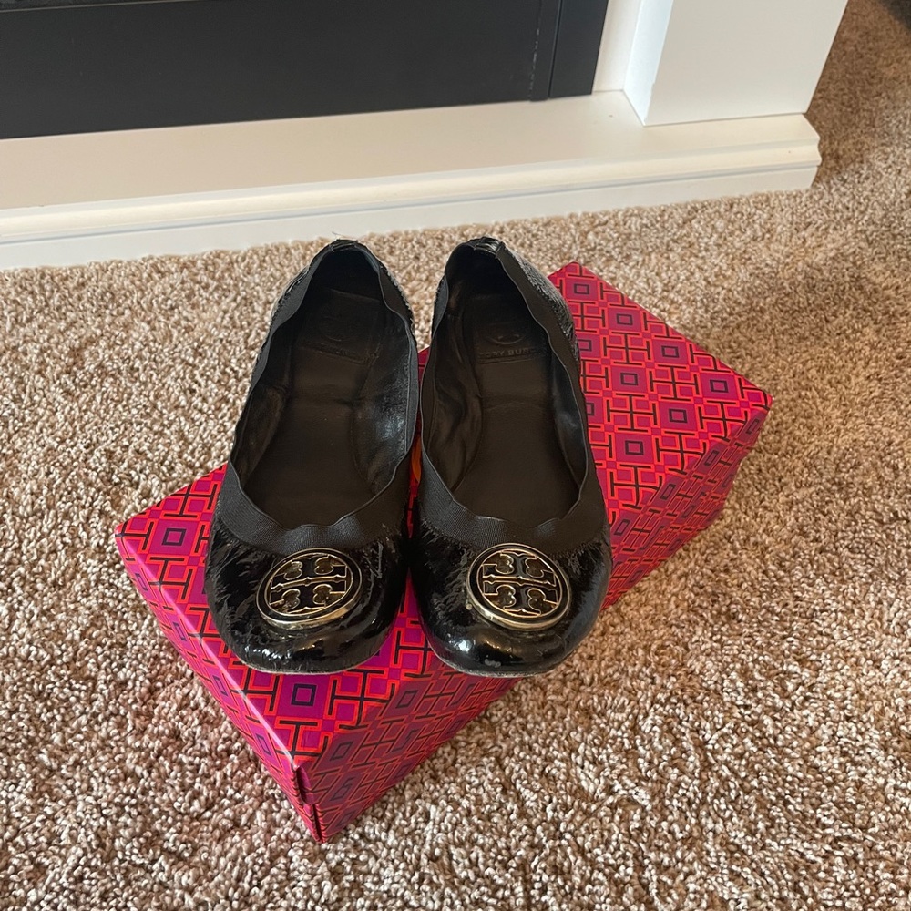 Tory Burch Caroline Flats - Black- Size 8